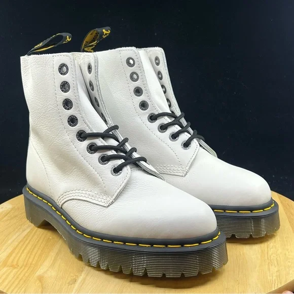 Doc Martens 27376 LACED Virginia soft leather 8 eye boots white premium Sz 8 Men - Picture 5 of 9